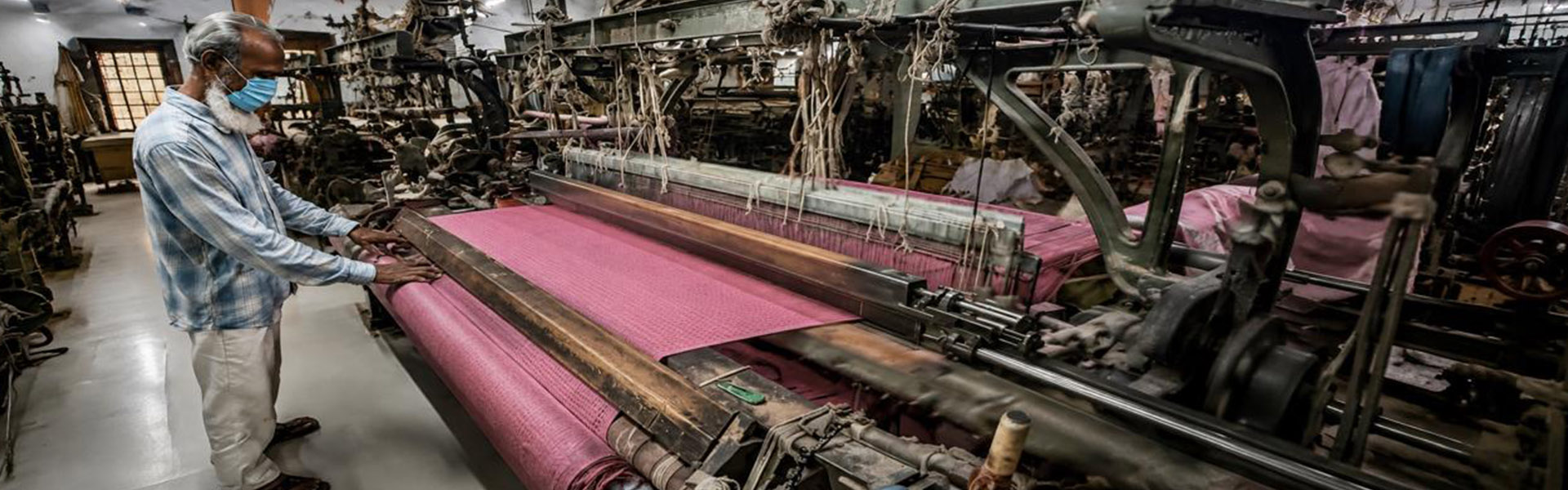 WEAVING THROWS